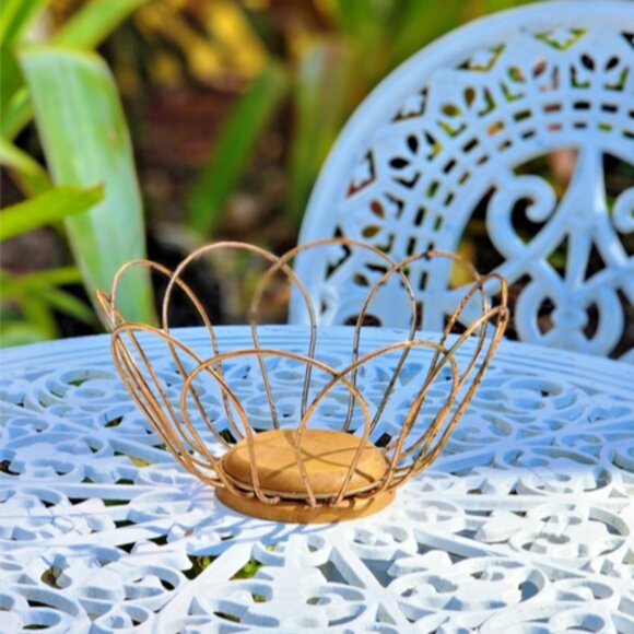 Vintage Copper Bread Wire Basket with Wooden Base 9”X5” - Picture 2 of 9